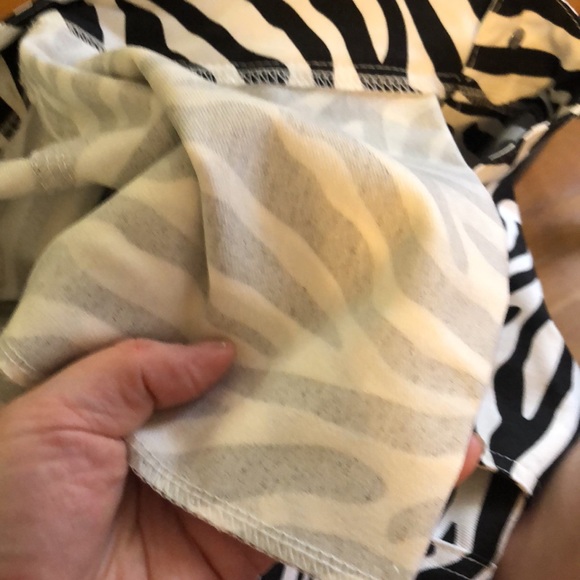 NWT Zebra Skirt & chain - Picture 7 of 7